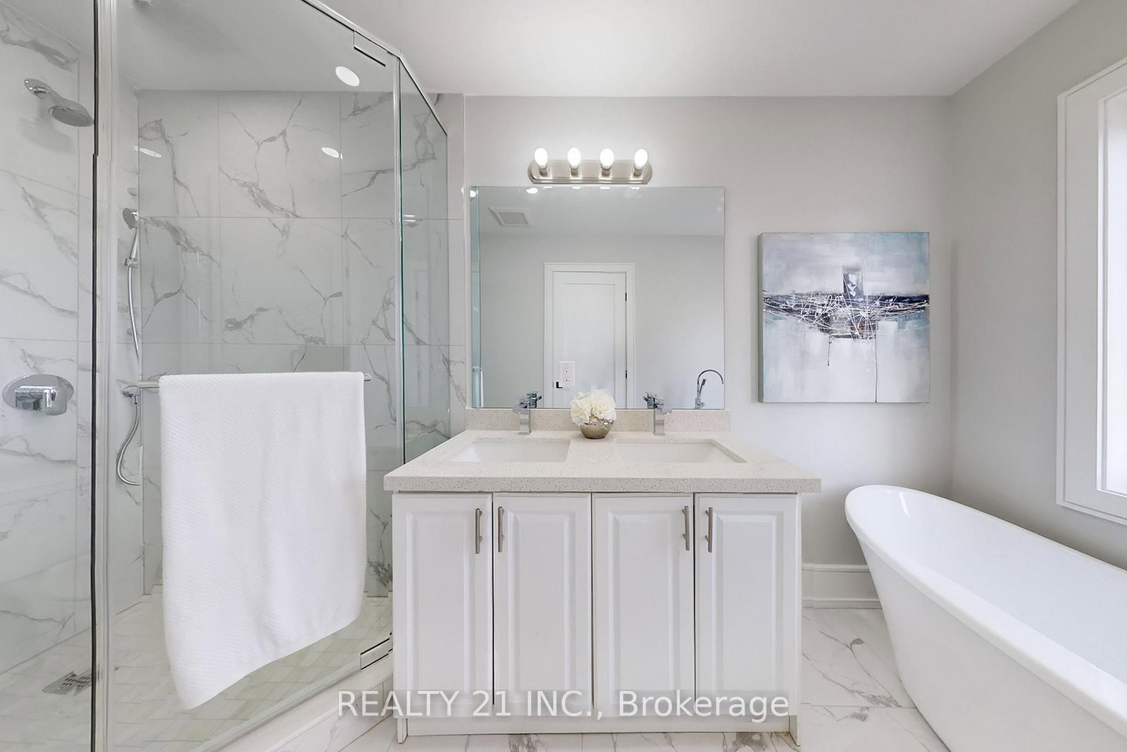 Detached House for sale at 15 Malta Street, Toronto, Ontario, M1N 2L2 - Birchcliffe-Cliffside - MLS: E12976654