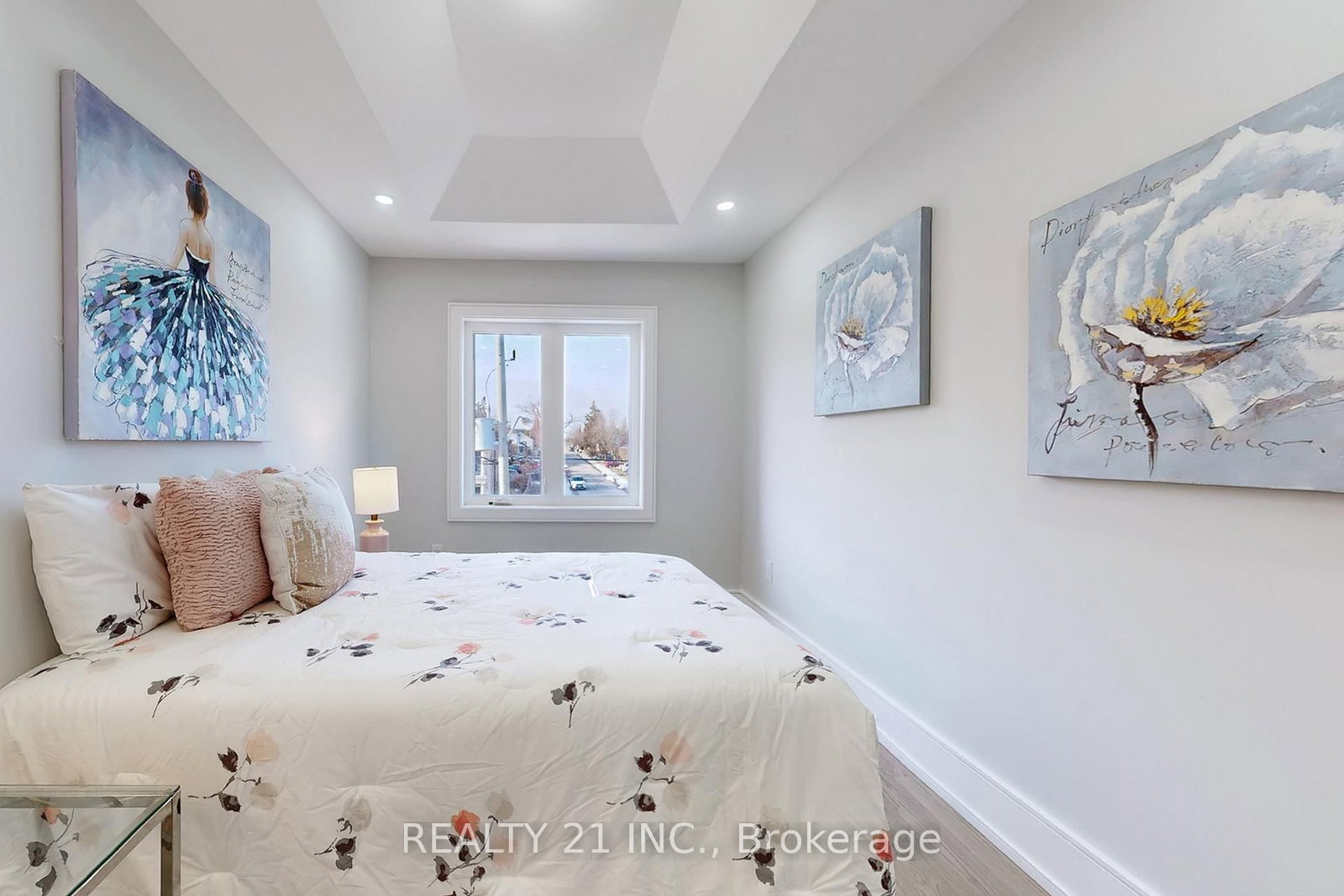 Detached House for sale at 15 Malta Street, Toronto, Ontario, M1N 2L2 - Birchcliffe-Cliffside - MLS: E12976654