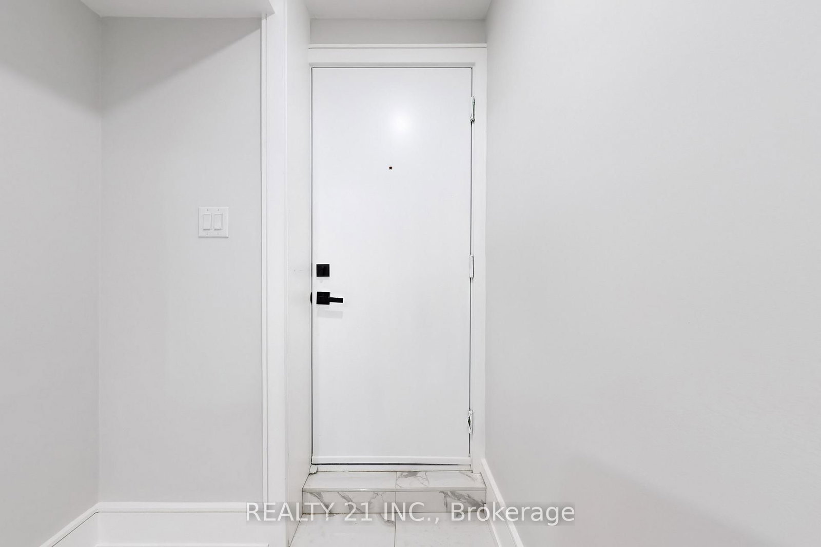 Detached House for sale at 15 Malta Street, Toronto, Ontario, M1N 2L2 - Birchcliffe-Cliffside - MLS: E12976654