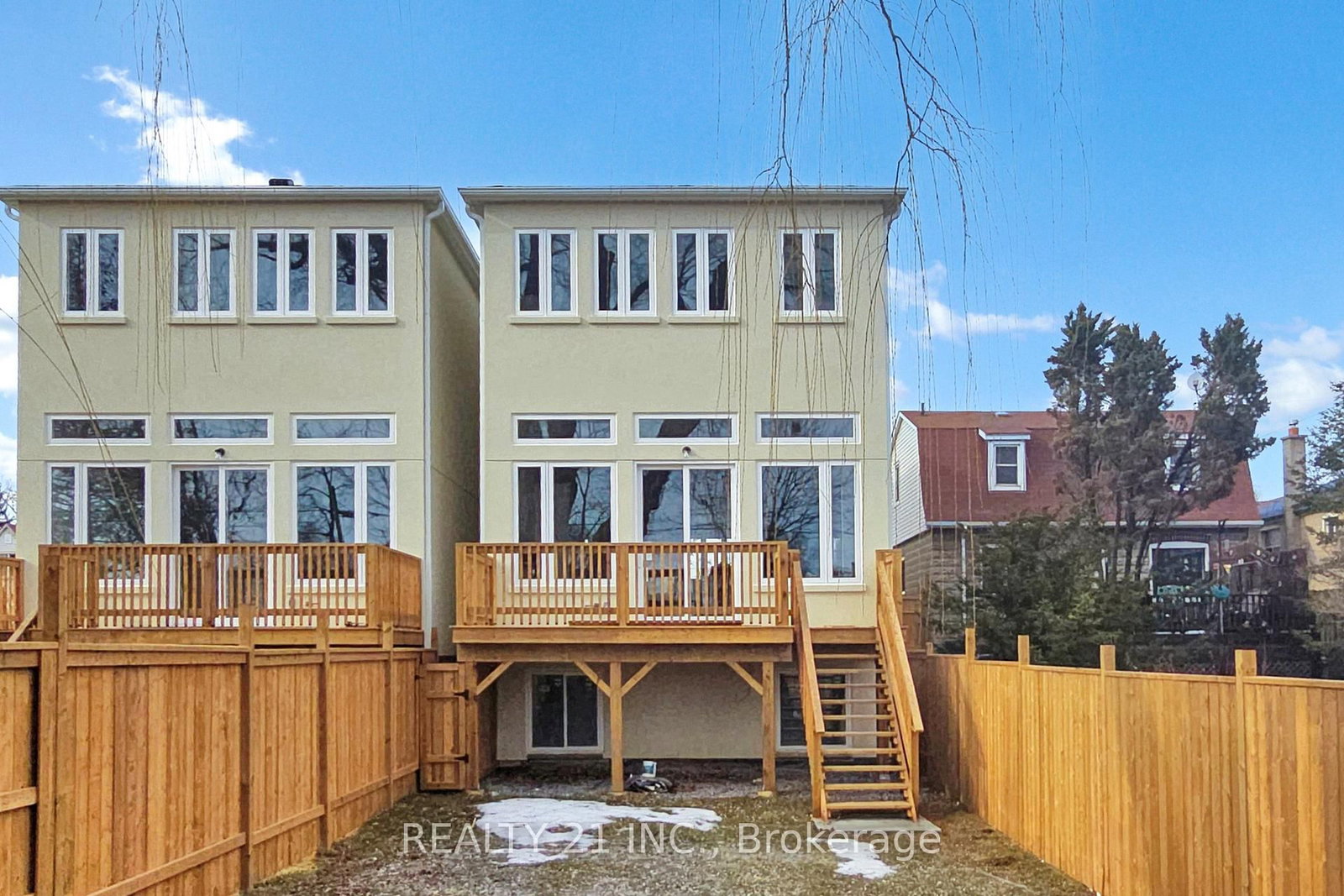 Detached House for sale at 15 Malta Street, Toronto, Ontario, M1N 2L2 - Birchcliffe-Cliffside - MLS: E12976654