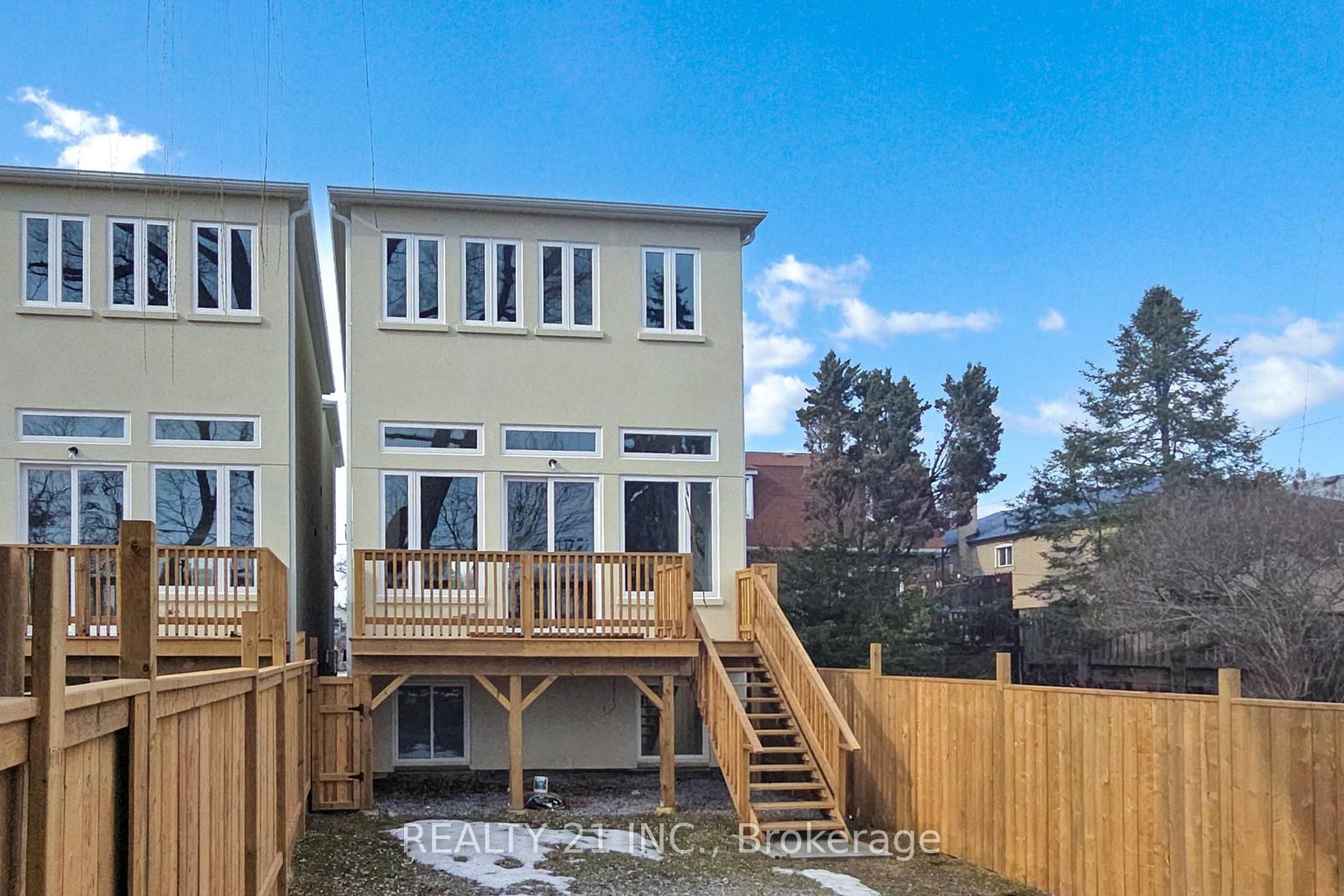 Detached House for sale at 15 Malta Street, Toronto, Ontario, M1N 2L2 - Birchcliffe-Cliffside - MLS: E12976654