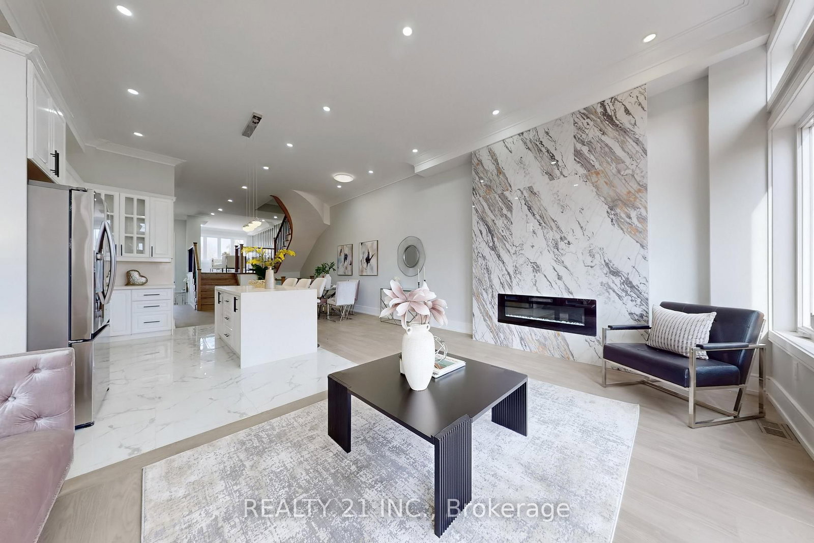 Detached House for sale at 15 Malta Street, Toronto, Ontario, M1N 2L2 - Birchcliffe-Cliffside - MLS: E12976654