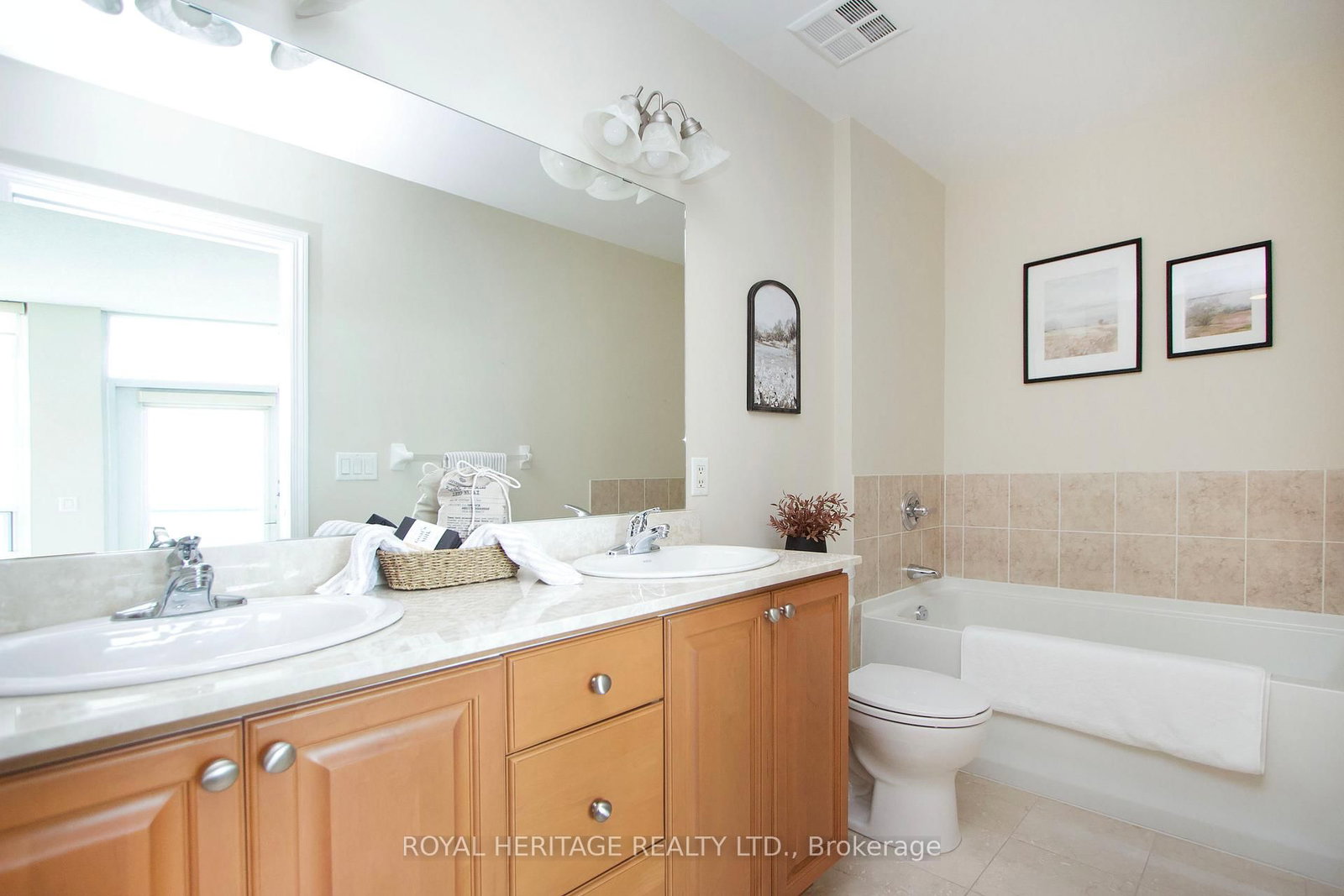 Condo for sale at 1209-340 Watson St Street, Whitby, Ontario, L1N 9G1 - Port Whitby - MLS: E12976986