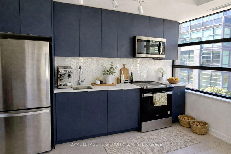 325C - 1612 Charles St, Whitby, L1N 0P3 | Image 3