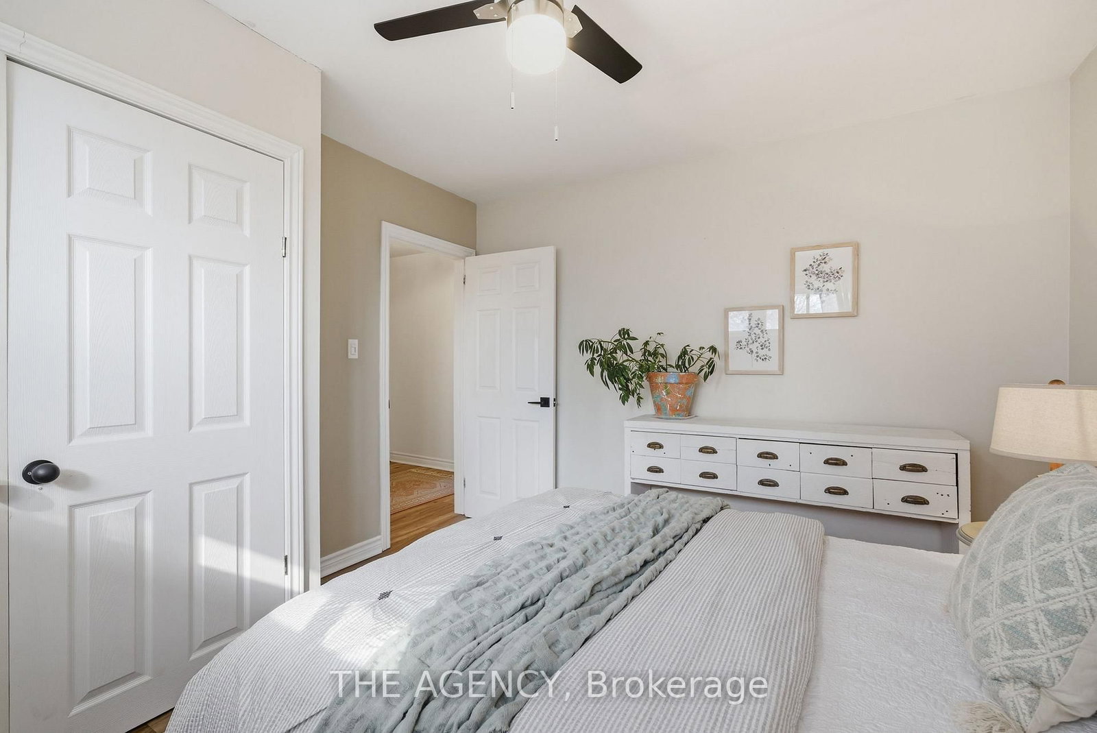 Detached House for sale at 118 Applewood Crescent, Whitby, Ontario, L1N 2E7 - Blue Grass Meadows - MLS: E12977124