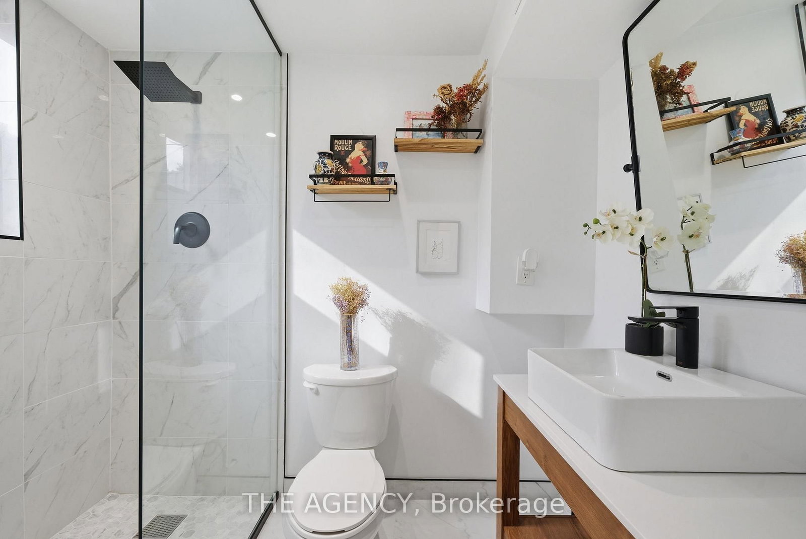 Detached House for sale at 118 Applewood Crescent, Whitby, Ontario, L1N 2E7 - Blue Grass Meadows - MLS: E12977124