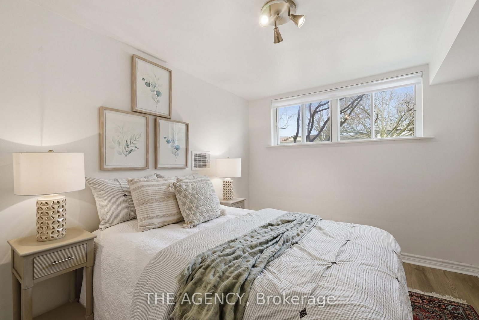 Detached House for sale at 118 Applewood Crescent, Whitby, Ontario, L1N 2E7 - Blue Grass Meadows - MLS: E12977124