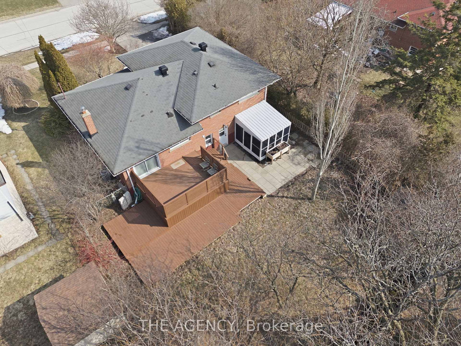 Detached House for sale at 118 Applewood Crescent, Whitby, Ontario, L1N 2E7 - Blue Grass Meadows - MLS: E12977124