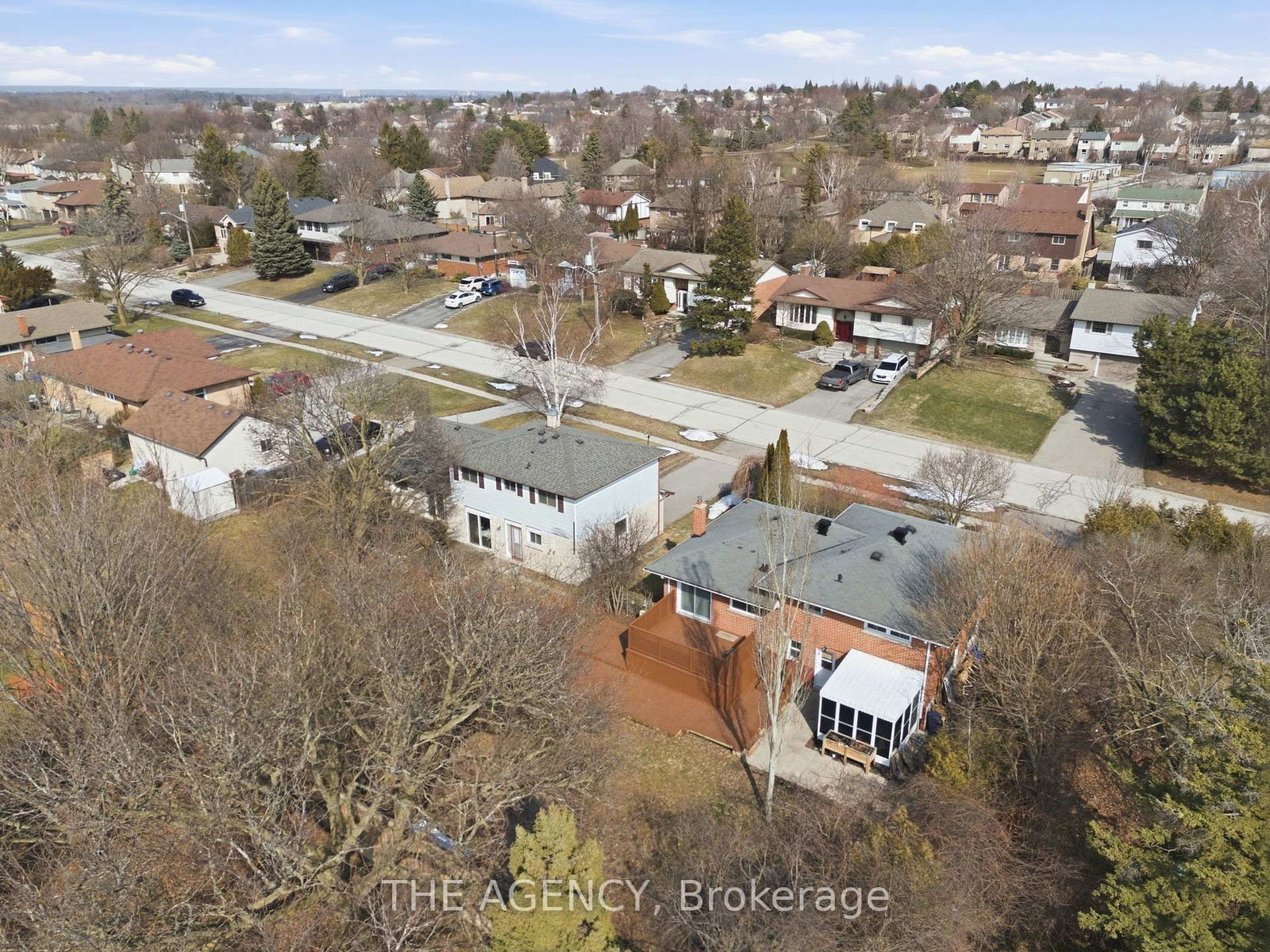 Detached House for sale at 118 Applewood Crescent, Whitby, Ontario, L1N 2E7 - Blue Grass Meadows - MLS: E12977124