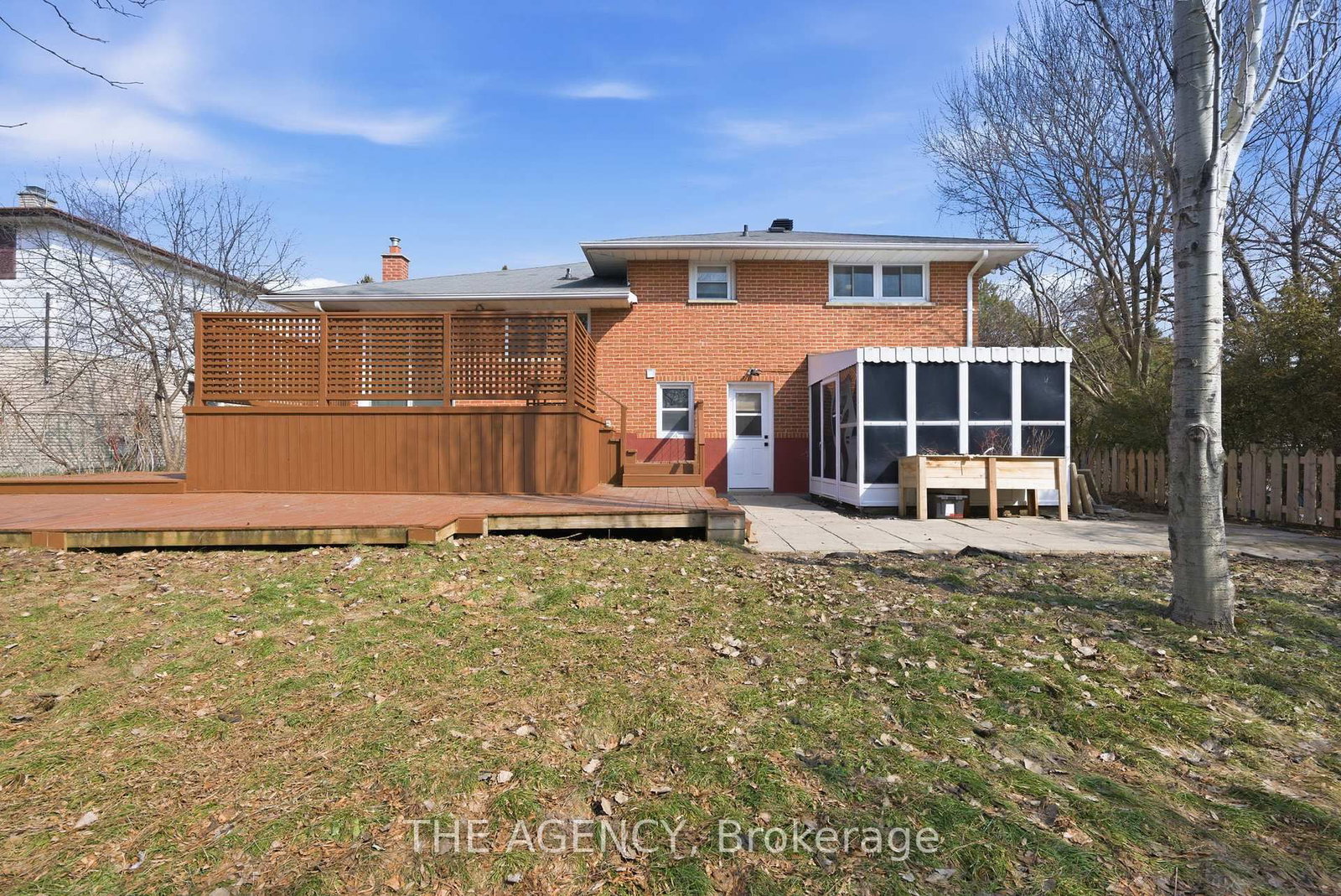 Detached House for sale at 118 Applewood Crescent, Whitby, Ontario, L1N 2E7 - Blue Grass Meadows - MLS: E12977124