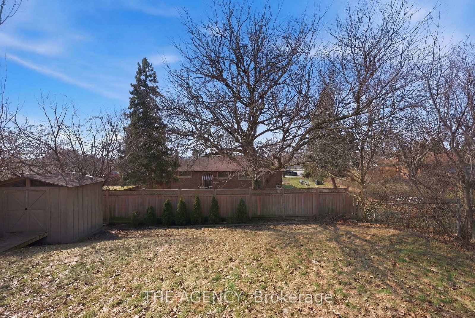 Detached House for sale at 118 Applewood Crescent, Whitby, Ontario, L1N 2E7 - Blue Grass Meadows - MLS: E12977124