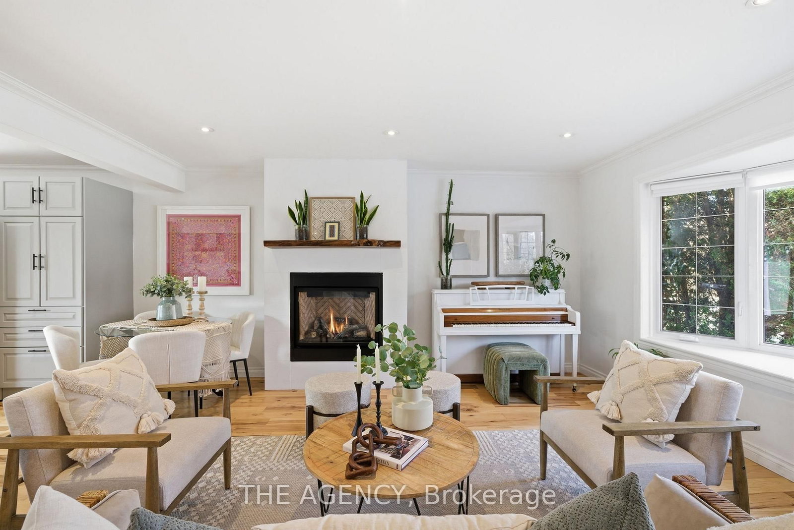 Detached House for sale at 118 Applewood Crescent, Whitby, Ontario, L1N 2E7 - Blue Grass Meadows - MLS: E12977124