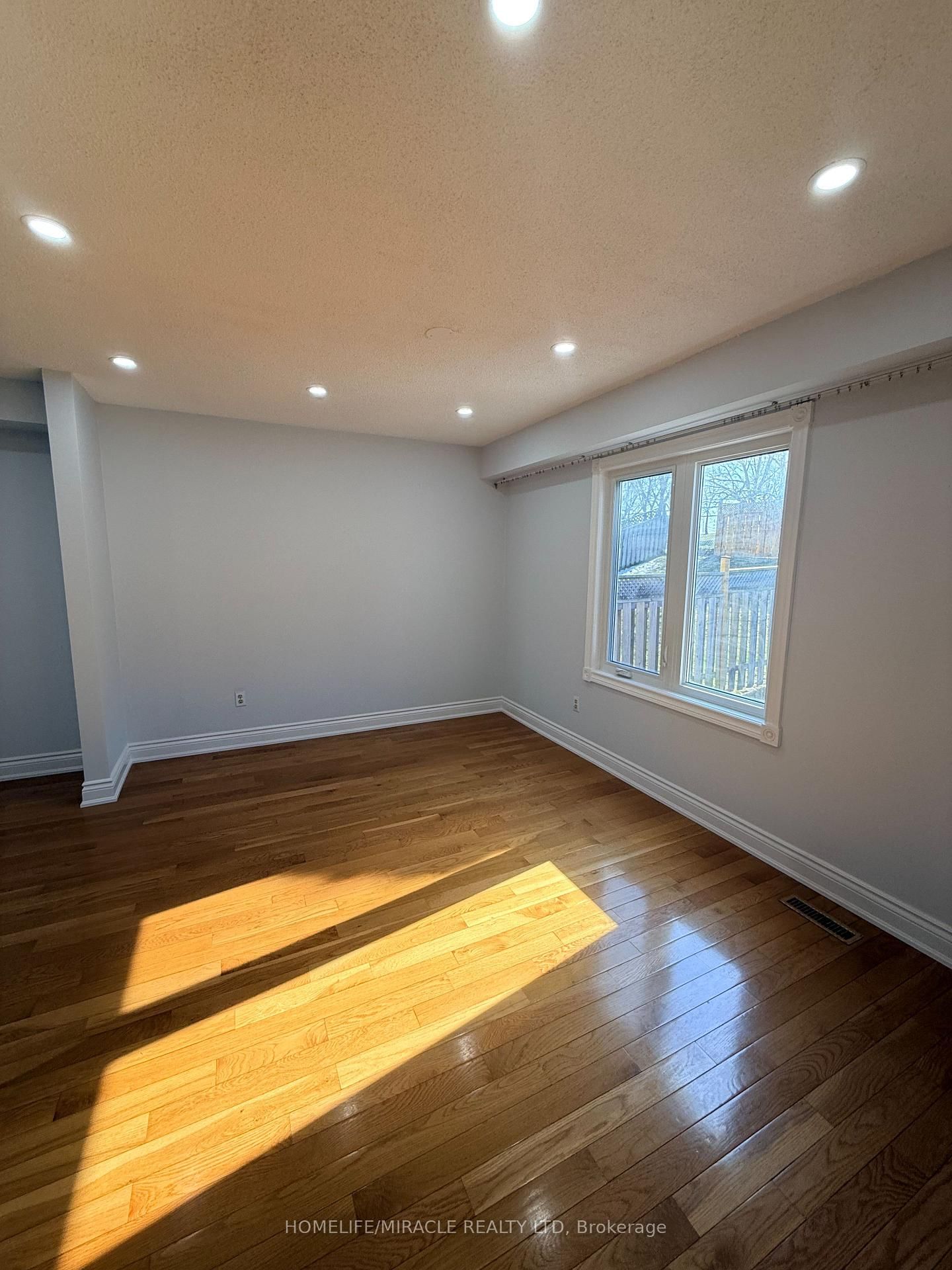 Detached House for sale at 2274 Chapman Court, Pickering, Ontario, L1X 2E8 - Brock Ridge - MLS: E12977232