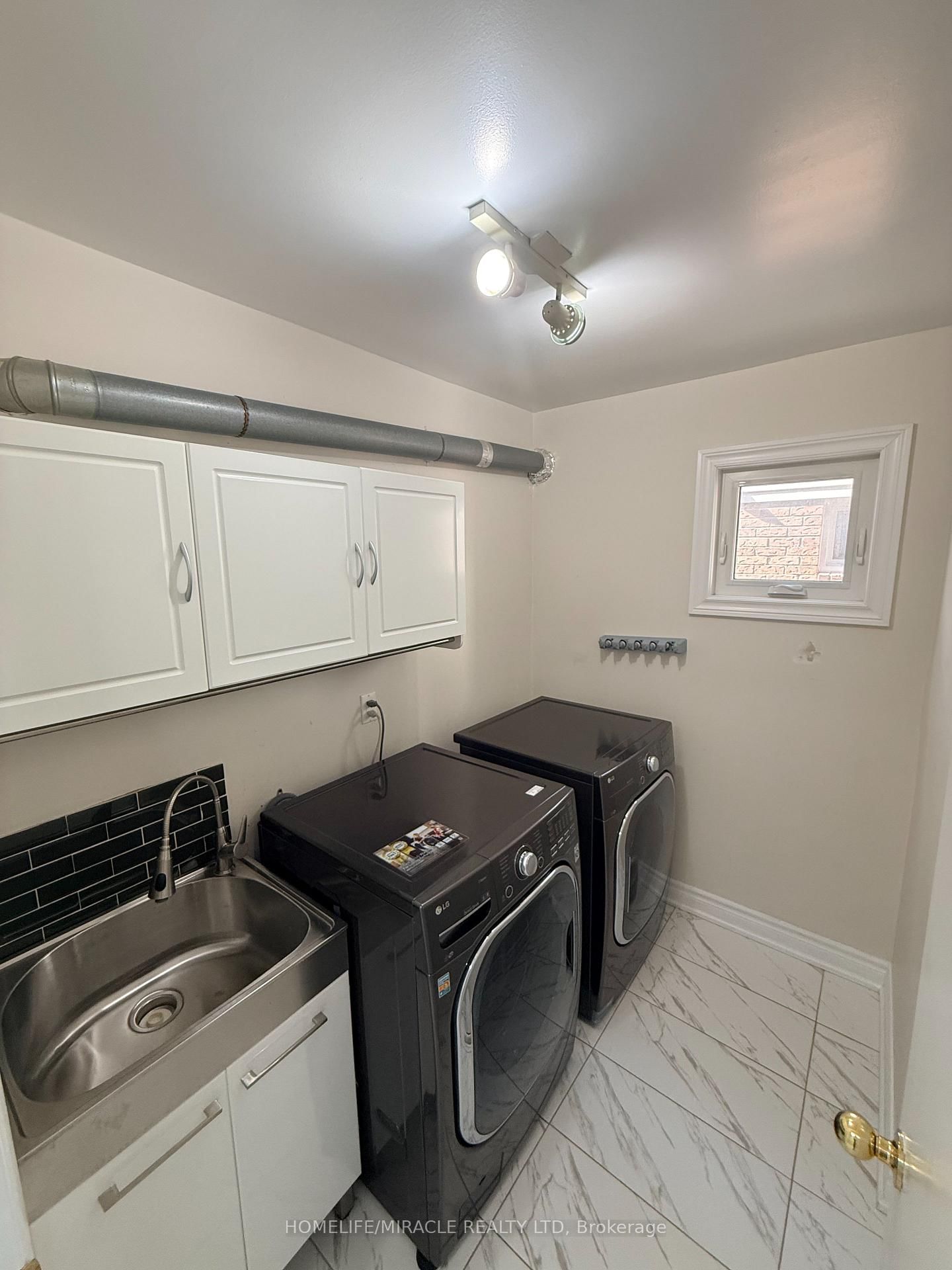 Detached House for sale at 2274 Chapman Court, Pickering, Ontario, L1X 2E8 - Brock Ridge - MLS: E12977232