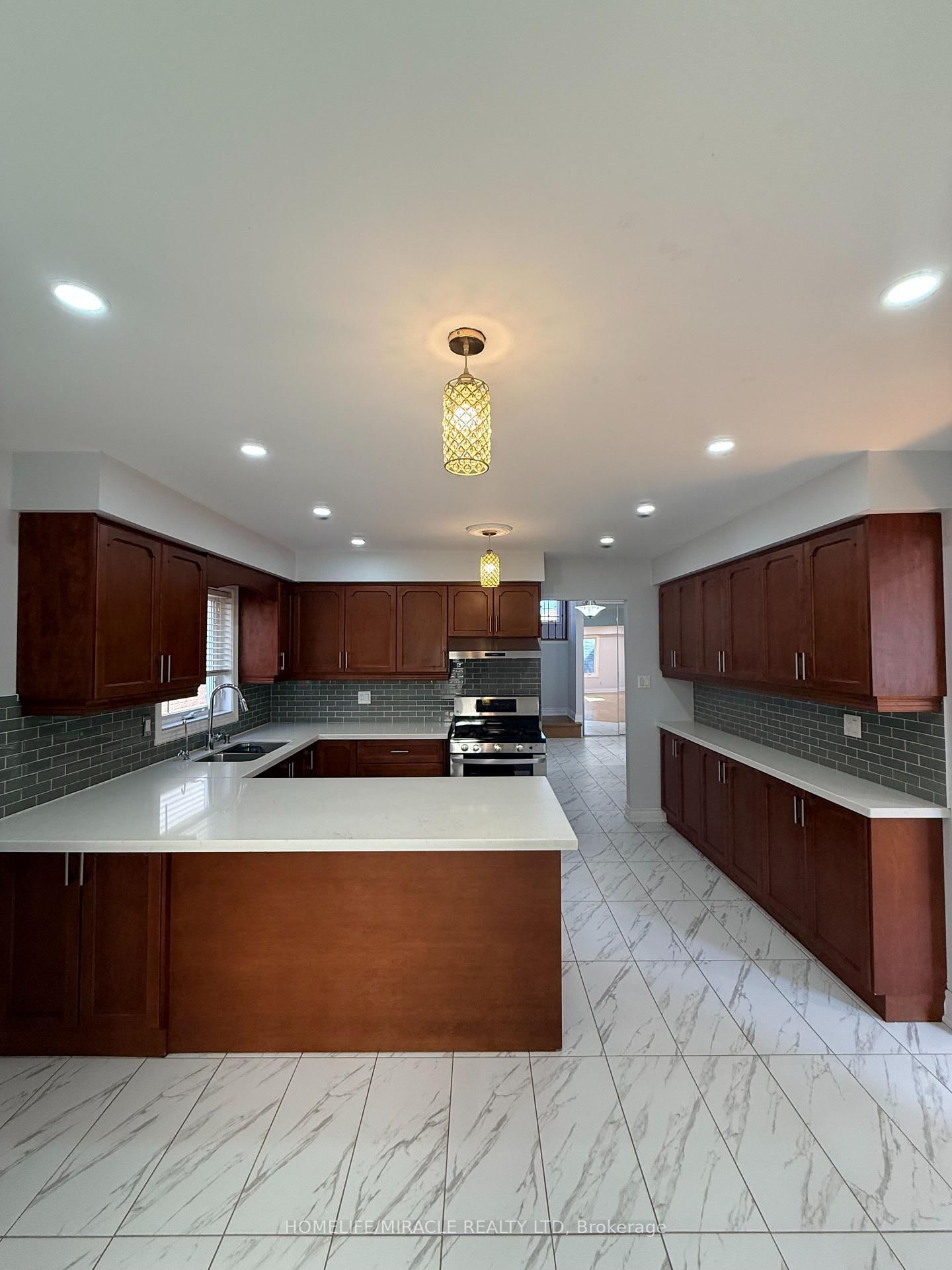 Detached House for sale at 2274 Chapman Court, Pickering, Ontario, L1X 2E8 - Brock Ridge - MLS: E12977232