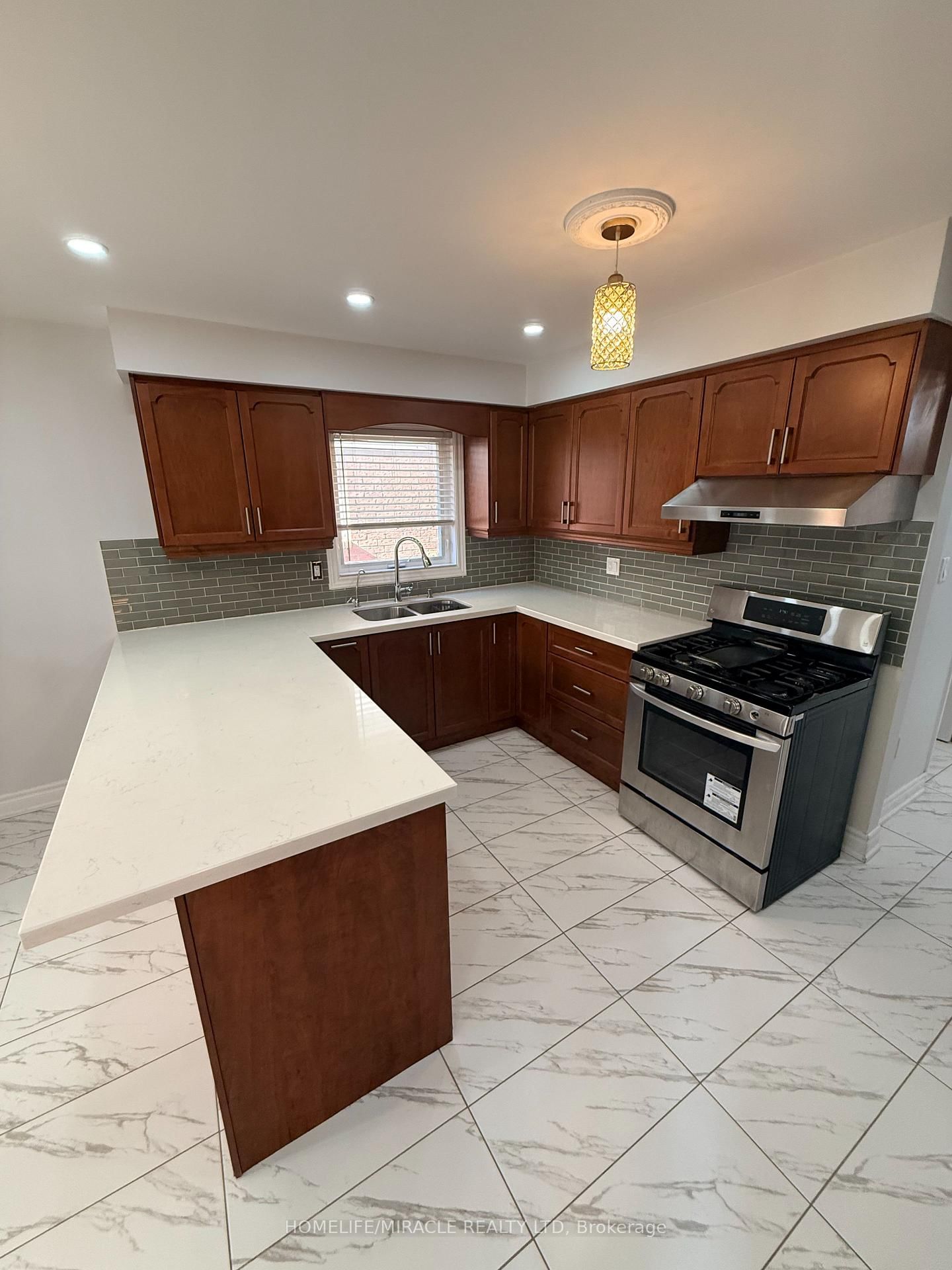 Detached House for sale at 2274 Chapman Court, Pickering, Ontario, L1X 2E8 - Brock Ridge - MLS: E12977232