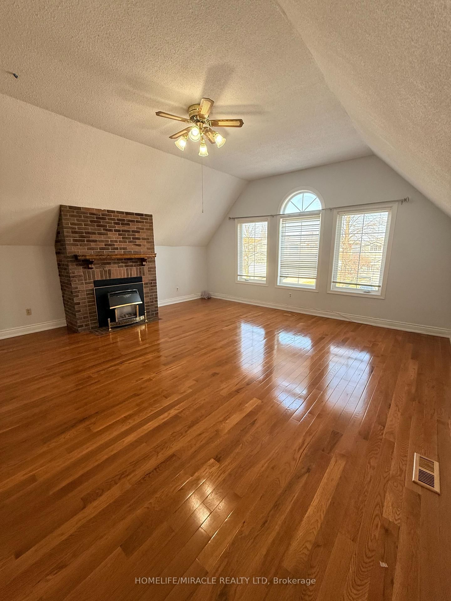 Detached House for sale at 2274 Chapman Court, Pickering, Ontario, L1X 2E8 - Brock Ridge - MLS: E12977232