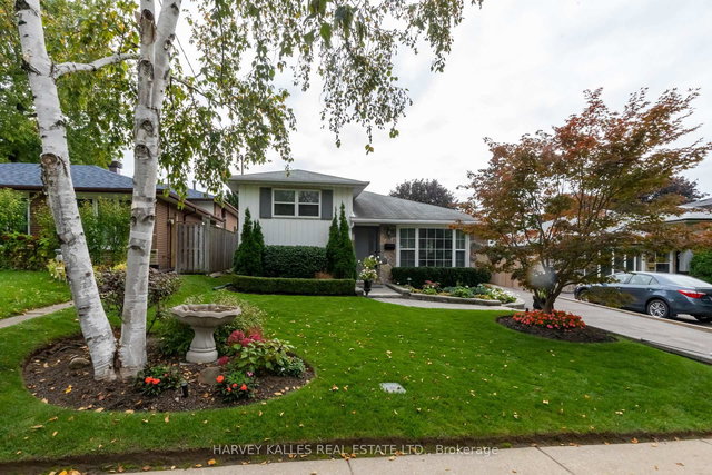 35 Manorglen Crescent