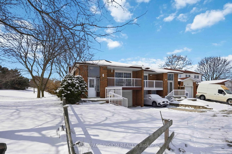 7 Snowhill Cres, Toronto, M1S 3T4 | Image 2