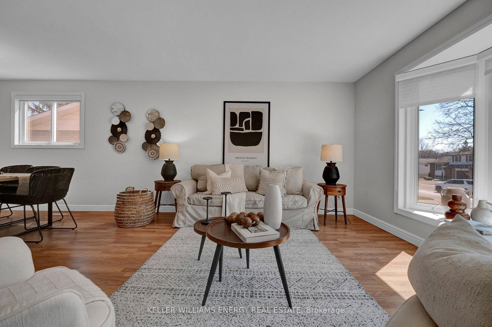 693 Waverly Street N - Photo 13