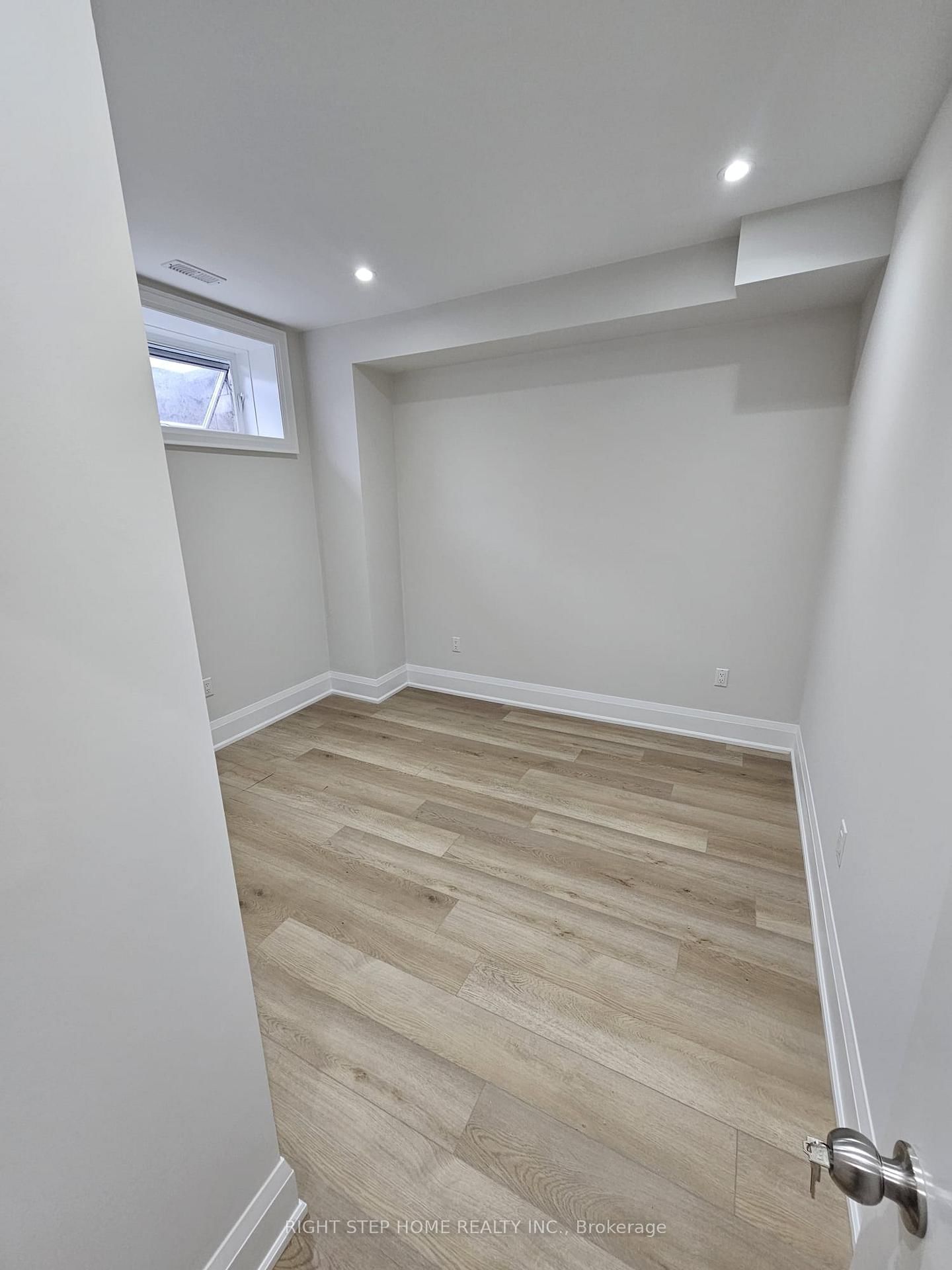 Detached House for lease at 41 Sugarbush Square, Toronto, Ontario, M1C 3M6 - Highland Creek - MLS: E12977818