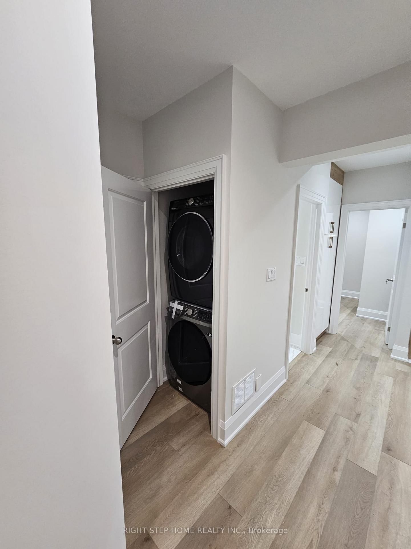 Detached House for lease at 41 Sugarbush Square, Toronto, Ontario, M1C 3M6 - Highland Creek - MLS: E12977818