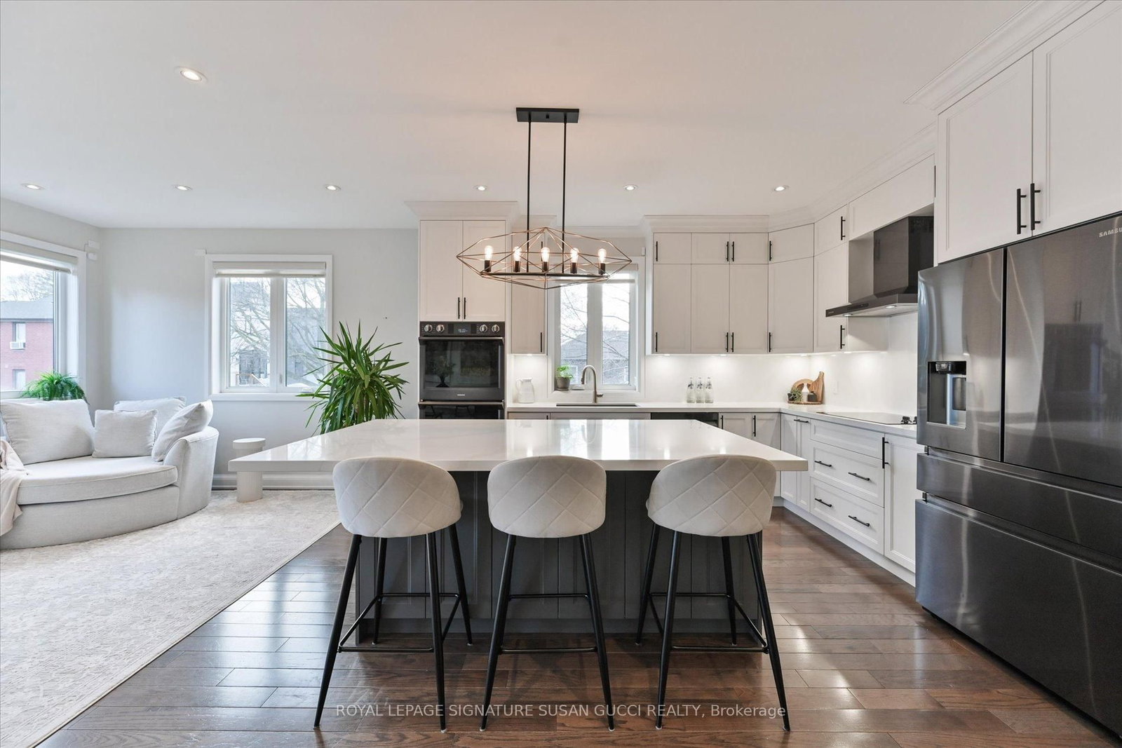 Detached House for sale at 811 Cosburn Avenue, Toronto, Ontario, M4C 2V9 - East York - MLS: E12977922