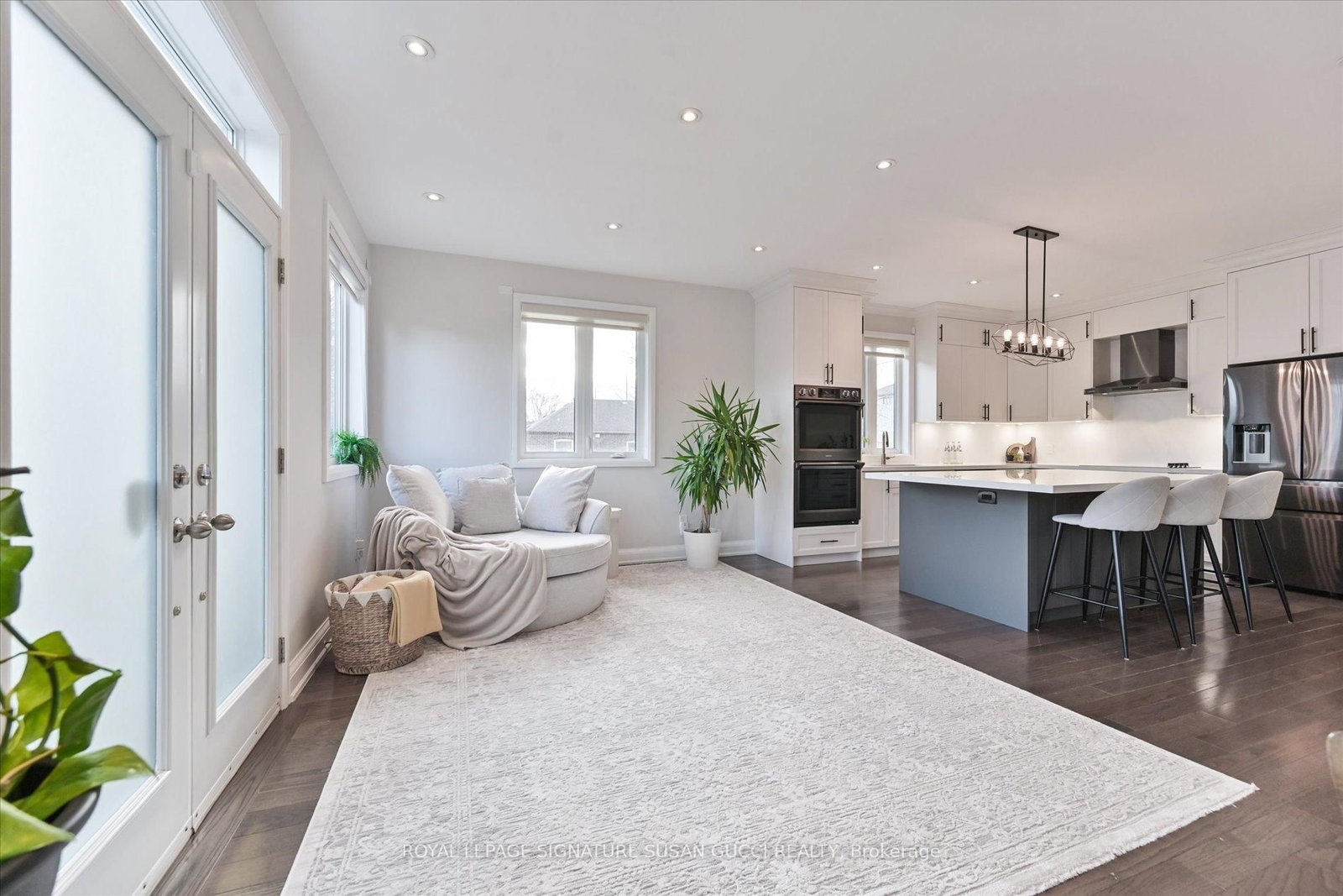 Detached House for sale at 811 Cosburn Avenue, Toronto, Ontario, M4C 2V9 - East York - MLS: E12977922