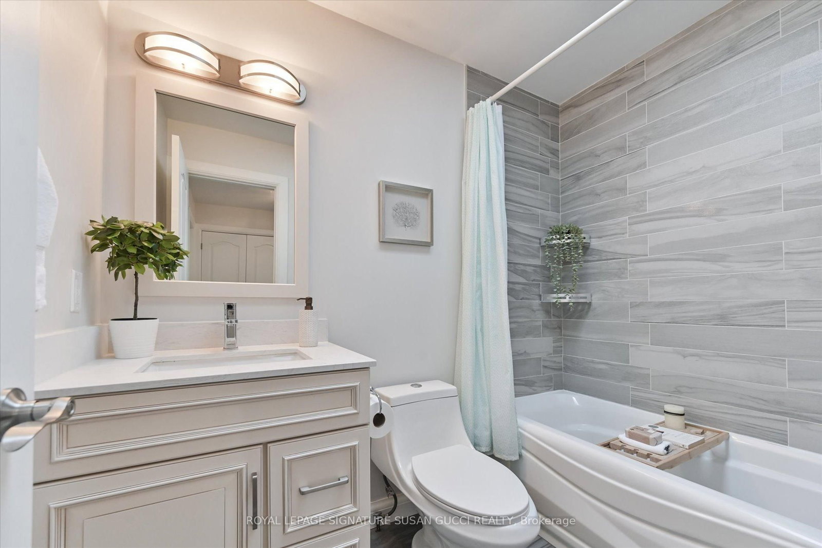 Detached House for sale at 811 Cosburn Avenue, Toronto, Ontario, M4C 2V9 - East York - MLS: E12977922