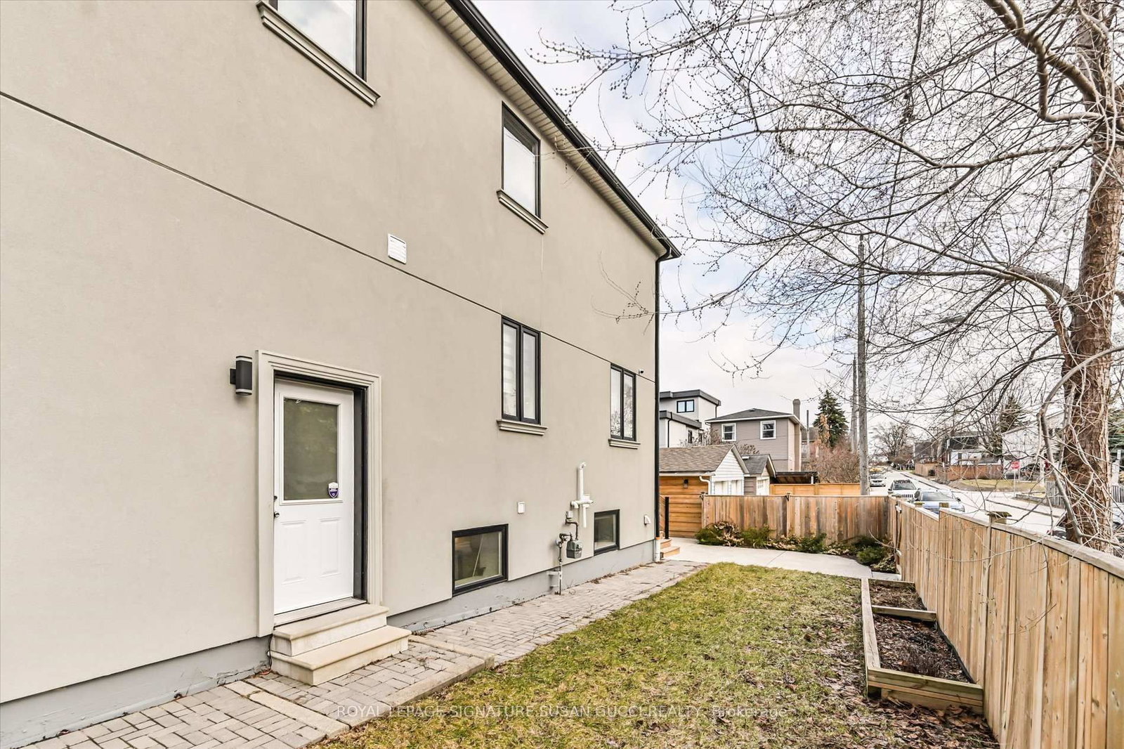 Detached House for sale at 811 Cosburn Avenue, Toronto, Ontario, M4C 2V9 - East York - MLS: E12977922