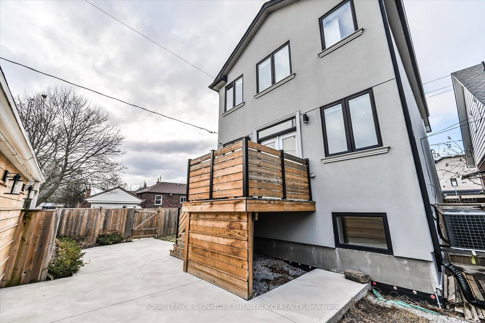 Detached House for sale at 811 Cosburn Avenue, Toronto, Ontario, M4C 2V9 - East York - MLS: E12977922