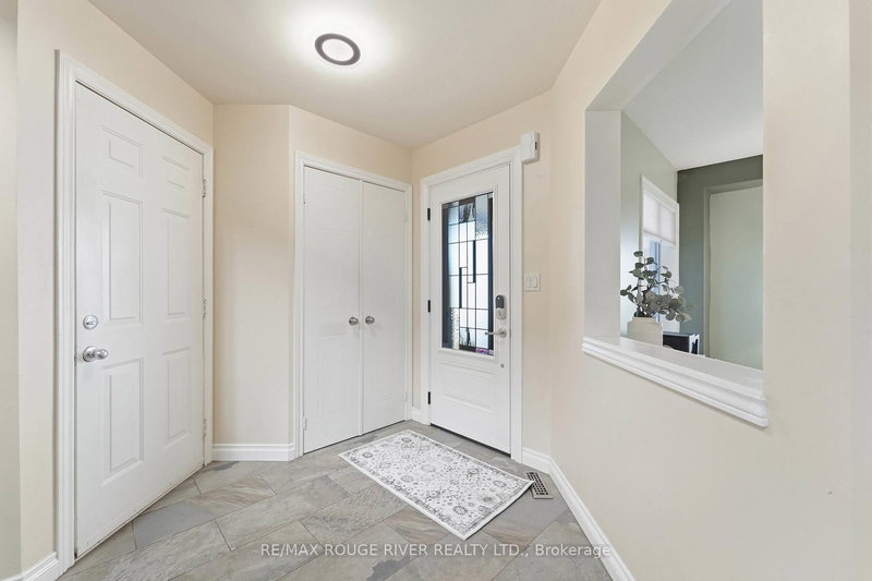 5 Iberville Rd, Whitby, L1M 1H5 | Image 2