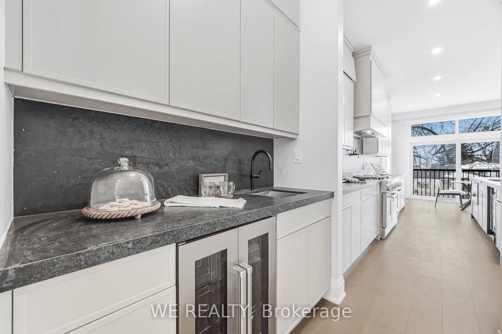 711 Hillview Crescent - Photo 17