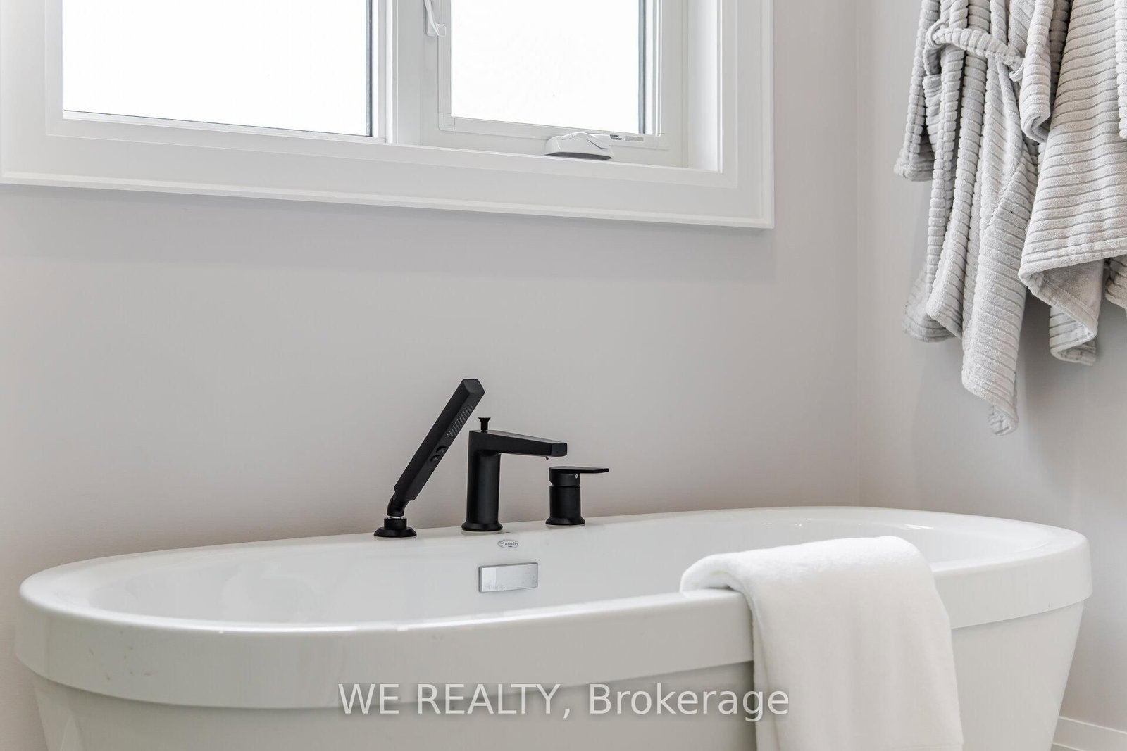 711 Hillview Crescent - Photo 38