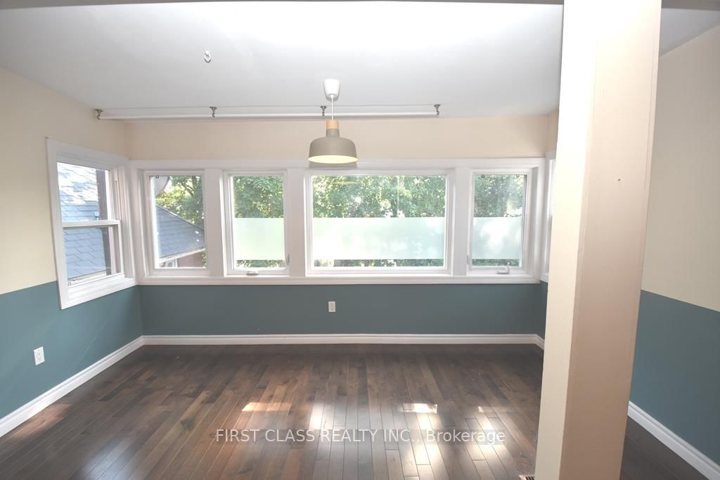 102 Greenwood Avenue • Toronto, ON photo 40