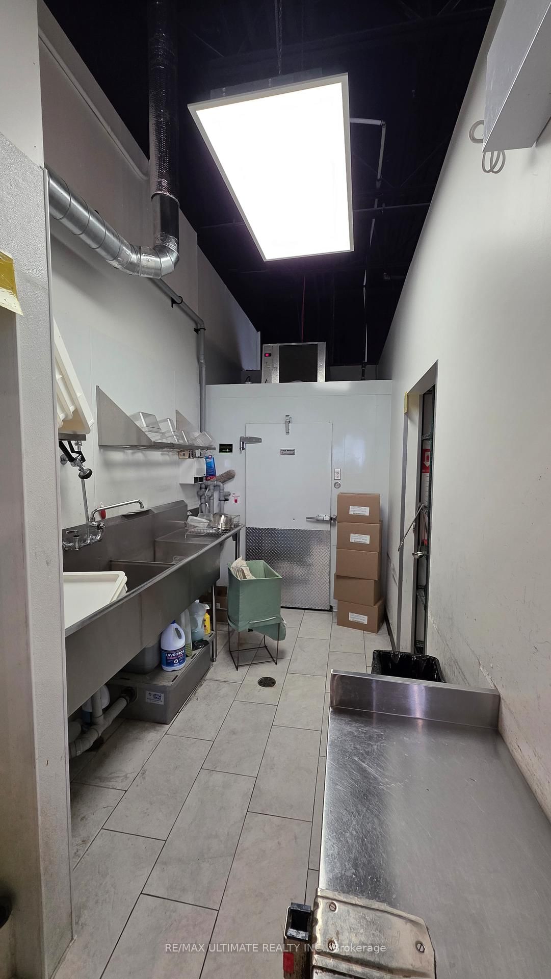 4071 Thickson Road N, Unit 2 - Photo 10