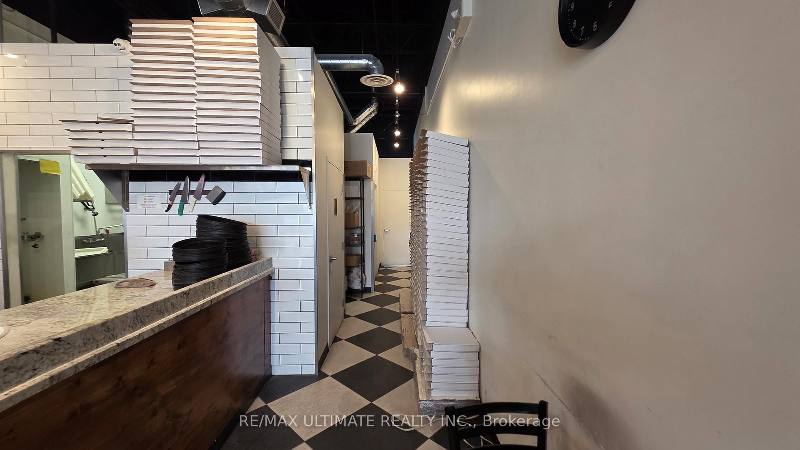 4071 Thickson Road N, Unit 2 - Photo 3