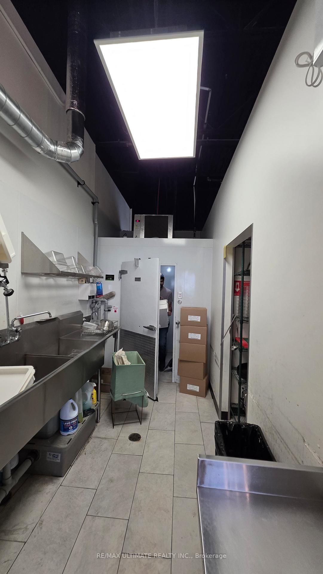 4071 Thickson Road N, Unit 2 - Photo 9