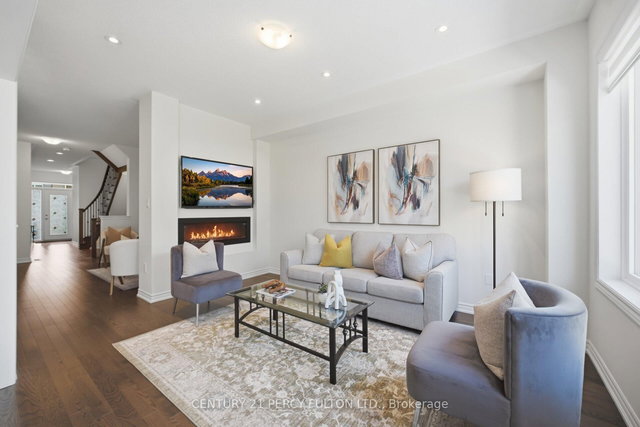 32 Mountainside Crescent