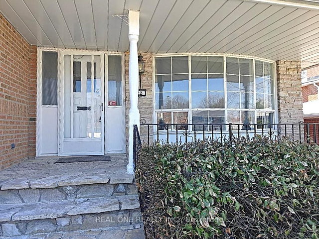 22 Kenmanor Boulevard