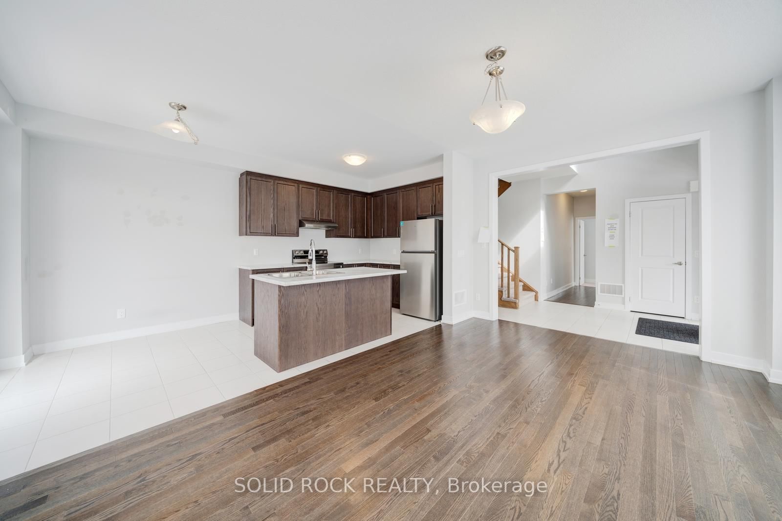 1076 Thompson Drive - Photo 11