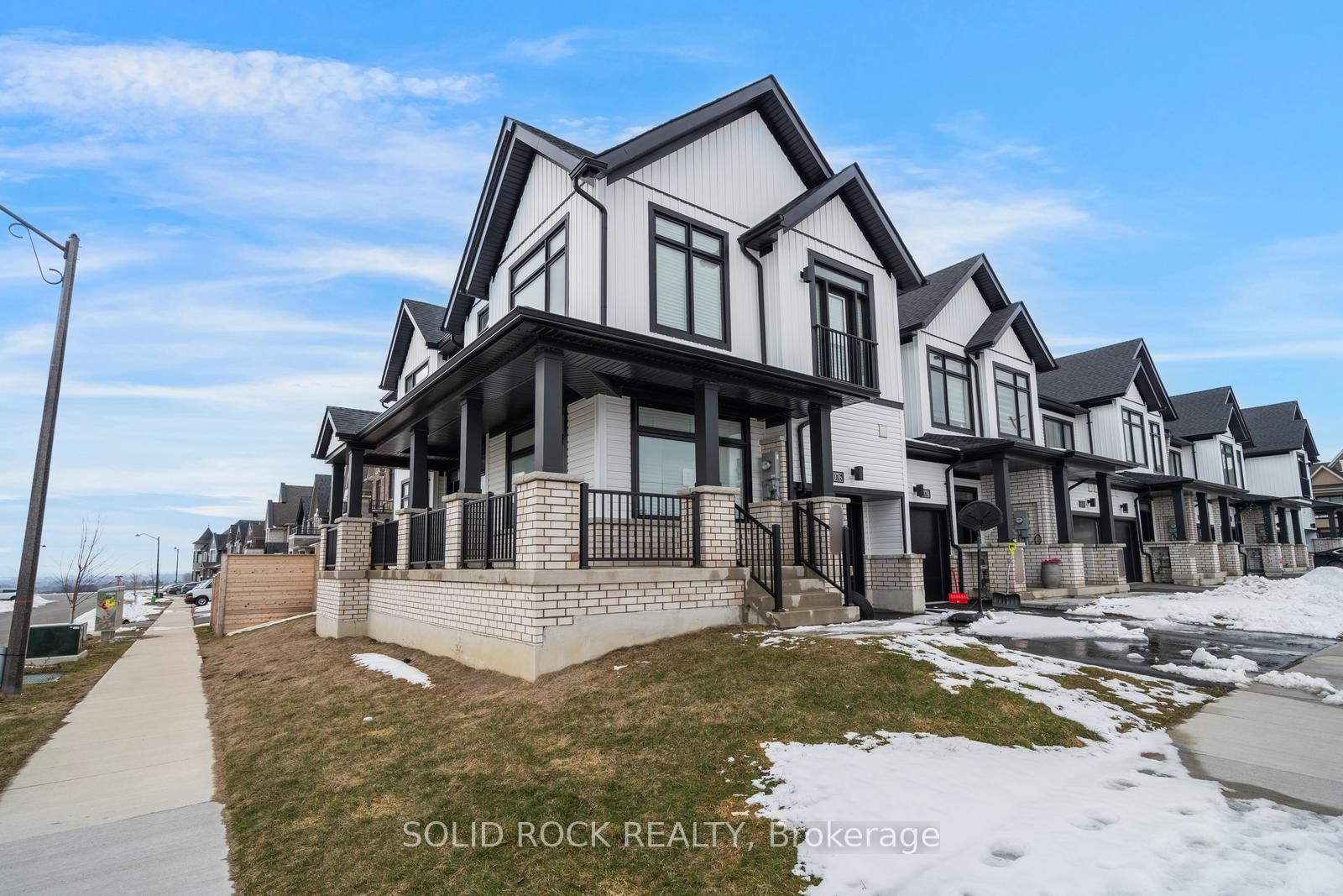 1076 Thompson Drive - Photo 2