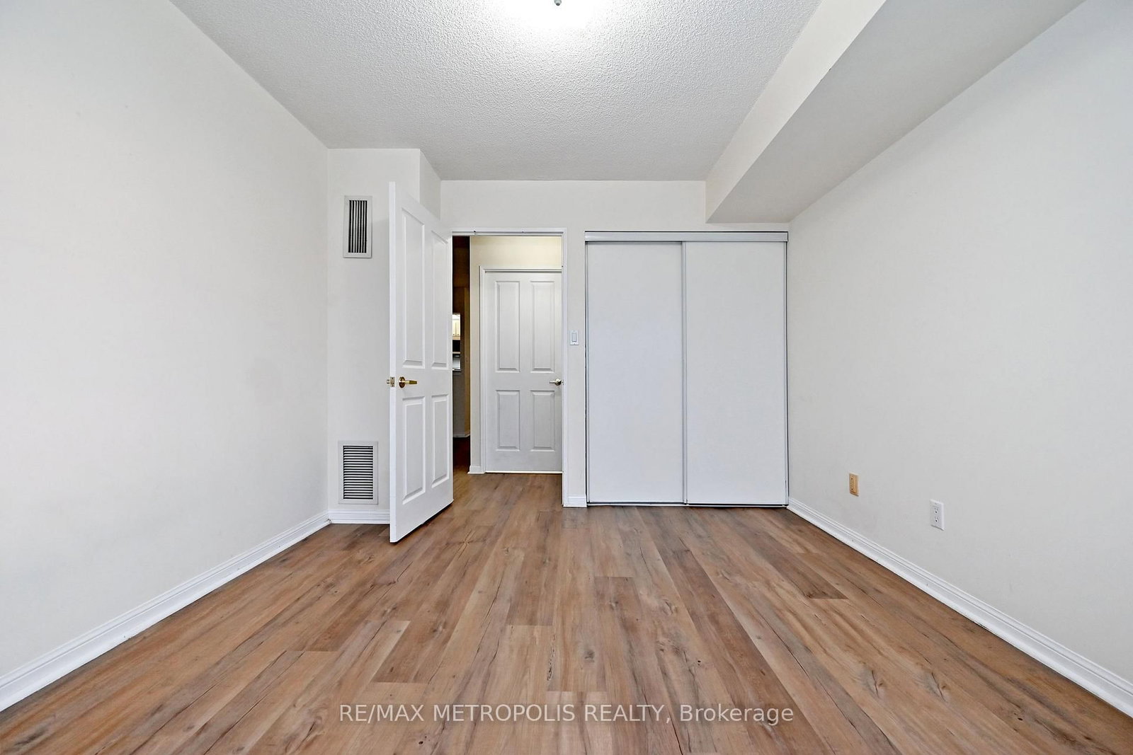 88 Corporate Drive, Unit 2615 - Photo 32