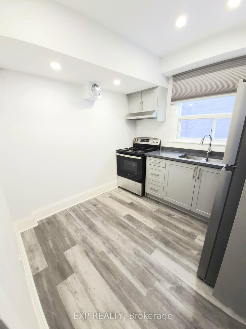 137 Glenmore Rd, Toronto, M4L 3M2 | Image 2