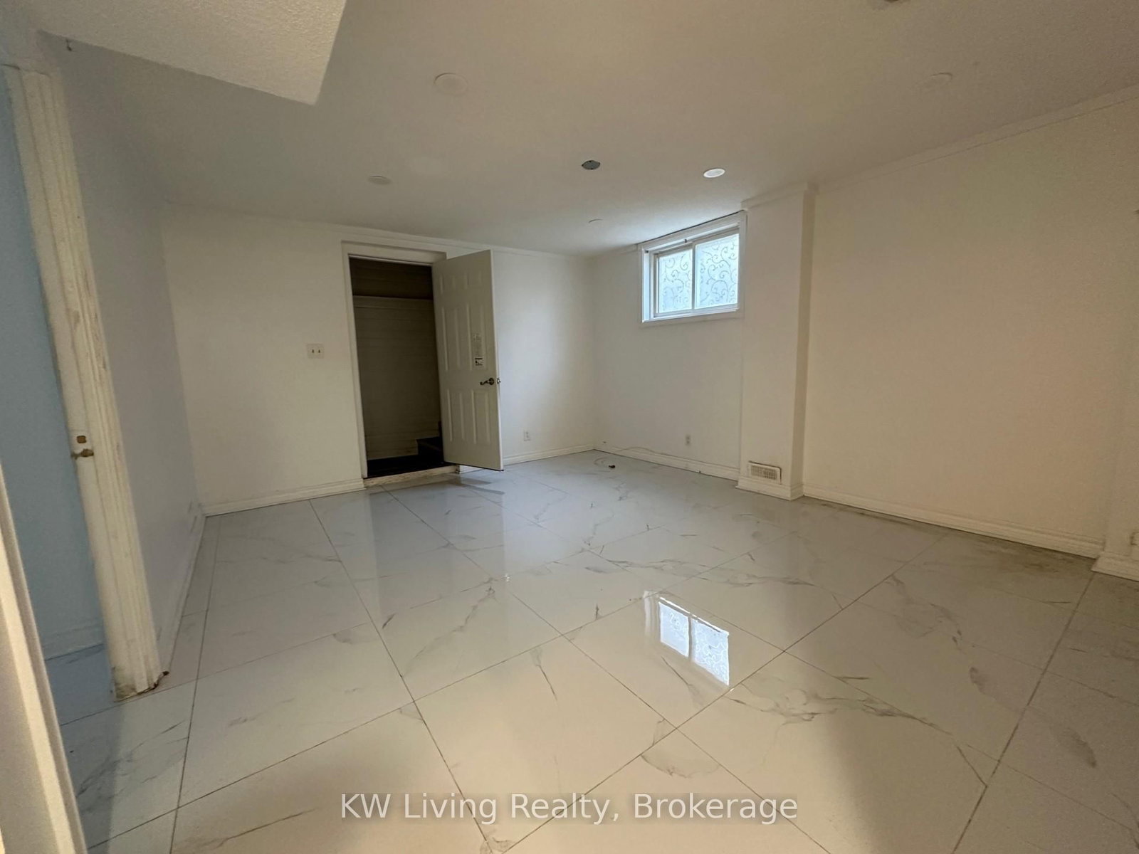 Detached House for sale at 782 Liverpool Road, Pickering, Ontario, L1W 1S1 - Bay Ridges - MLS: E12980172