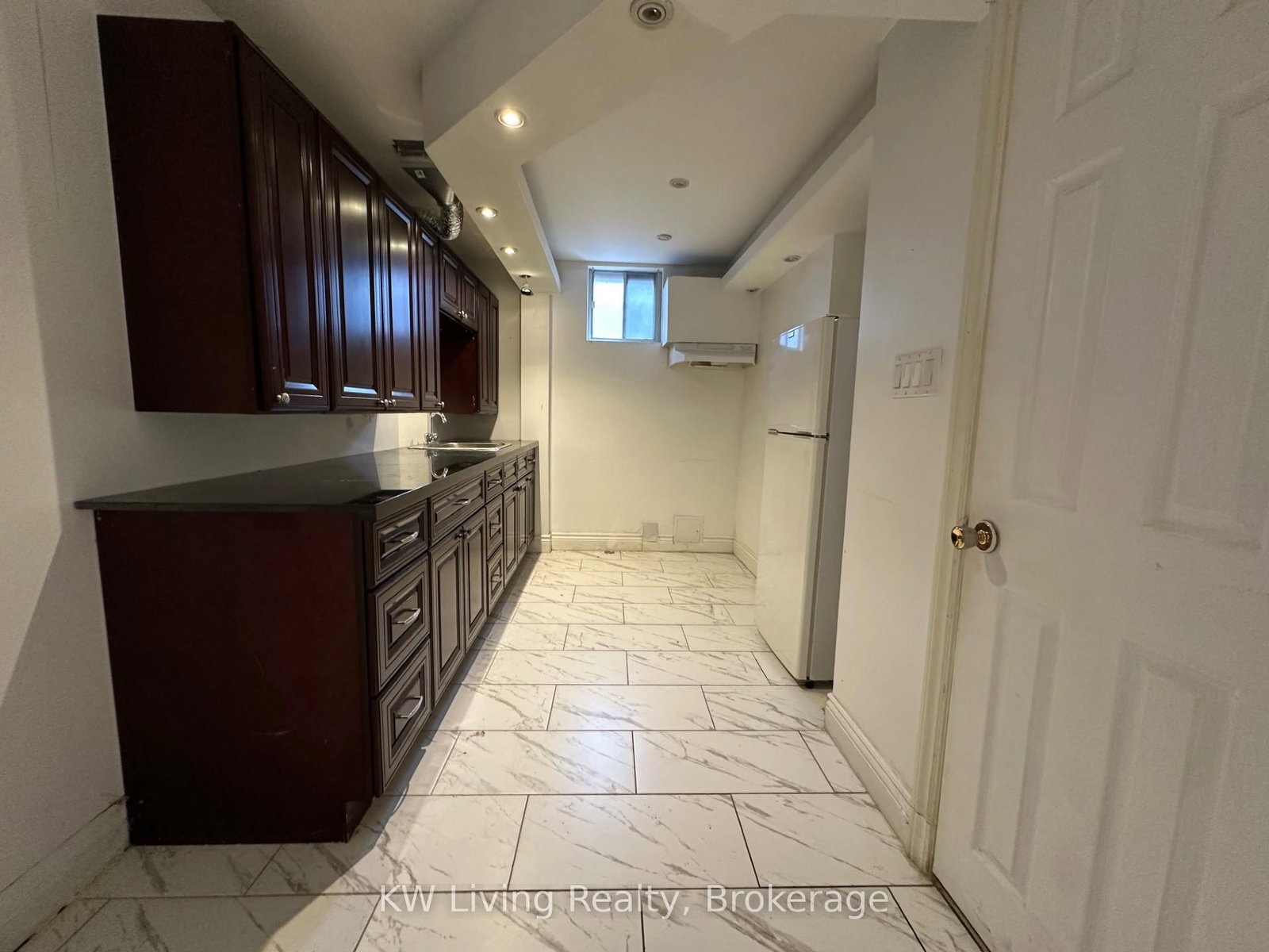 Detached House for sale at 782 Liverpool Road, Pickering, Ontario, L1W 1S1 - Bay Ridges - MLS: E12980172