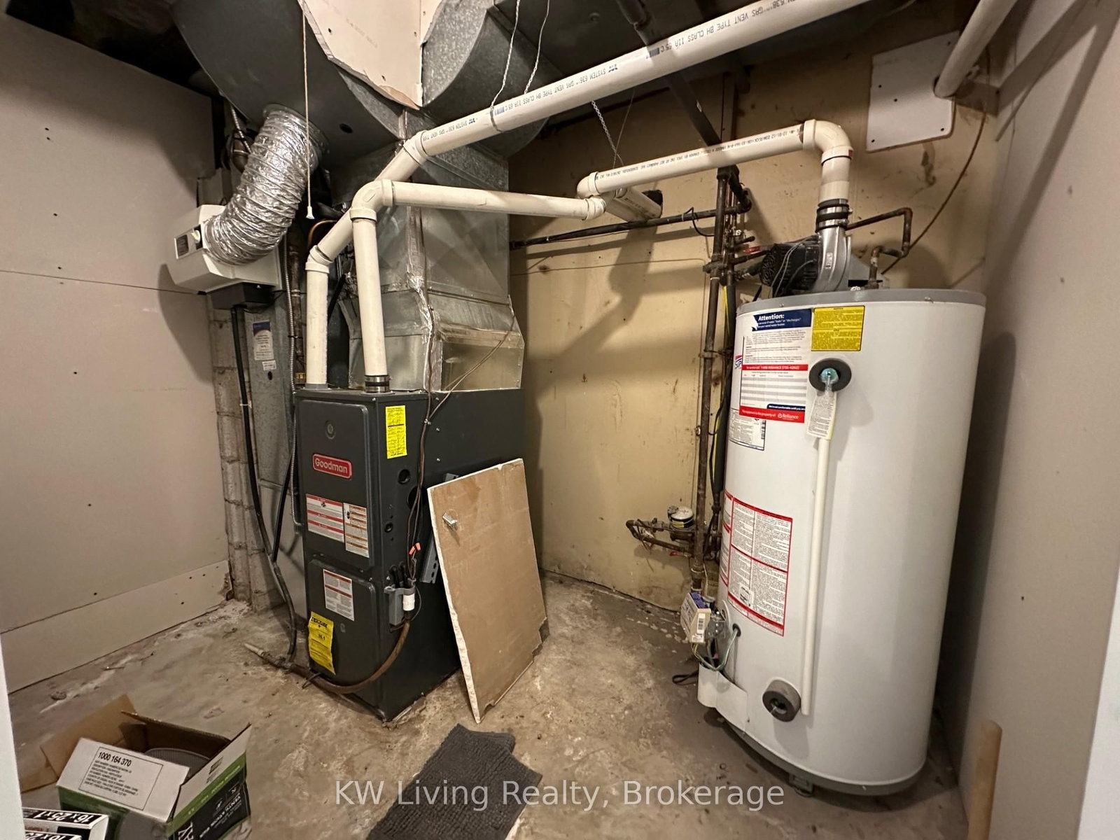 Detached House for sale at 782 Liverpool Road, Pickering, Ontario, L1W 1S1 - Bay Ridges - MLS: E12980172