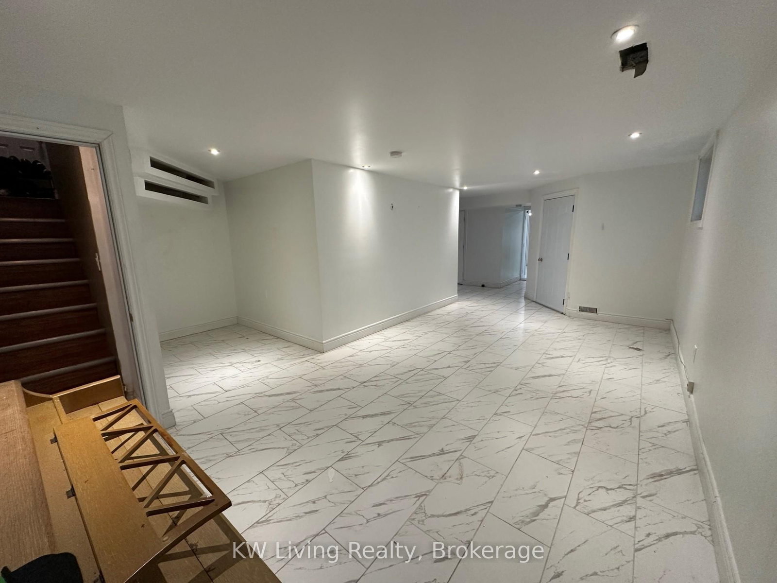 Detached House for sale at 782 Liverpool Road, Pickering, Ontario, L1W 1S1 - Bay Ridges - MLS: E12980172