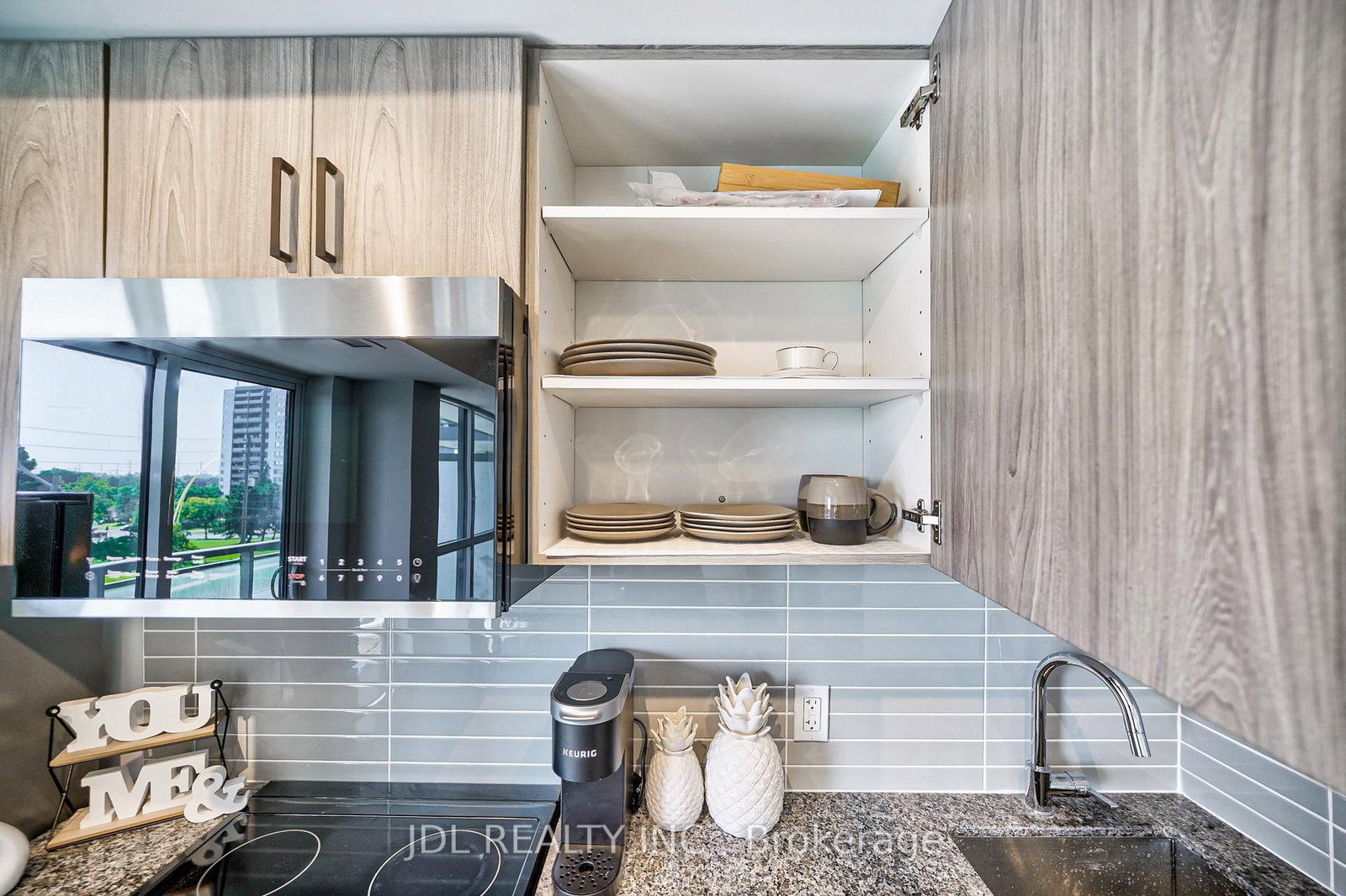 20 Meadowglen Place, Unit 334 - Photo 21