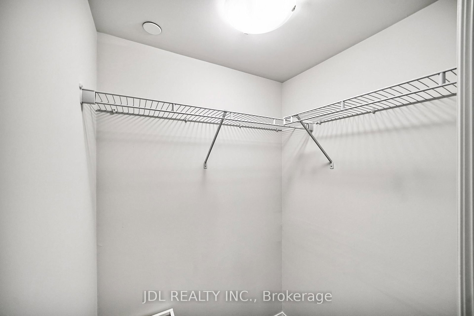 20 Meadowglen Place, Unit 334 - Photo 27